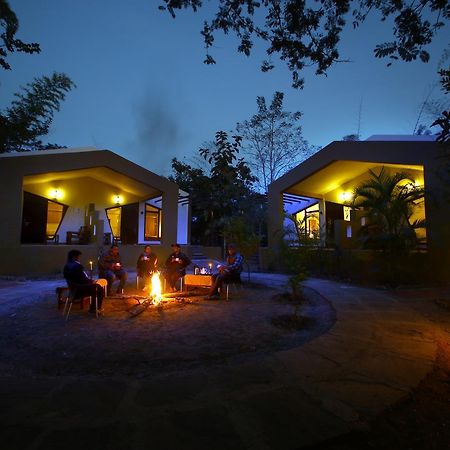 Mogli Resort Kānha Exterior foto